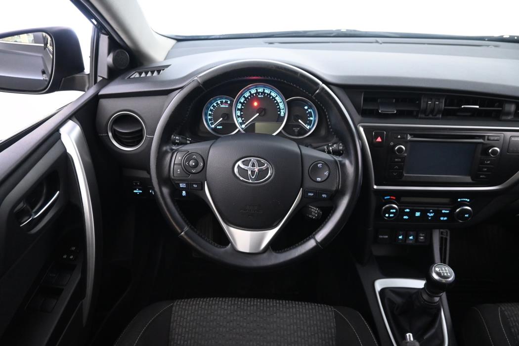 TOYOTA Auris 2014