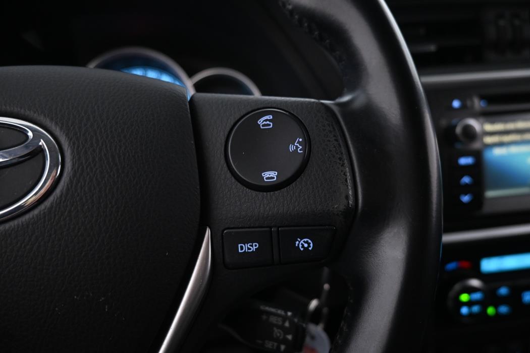 TOYOTA Auris 2014