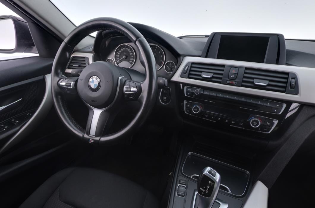 BMW 318 2016