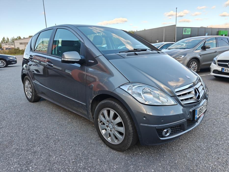 MERCEDES-BENZ A 2012