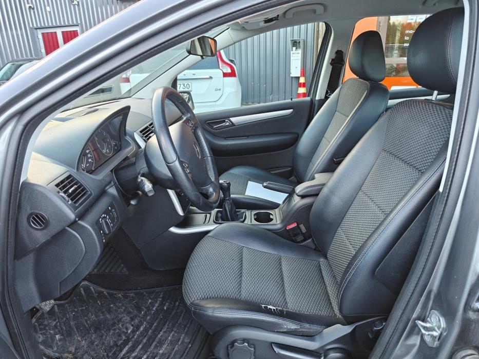 MERCEDES-BENZ A 2012