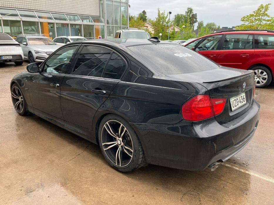 BMW 318 2011