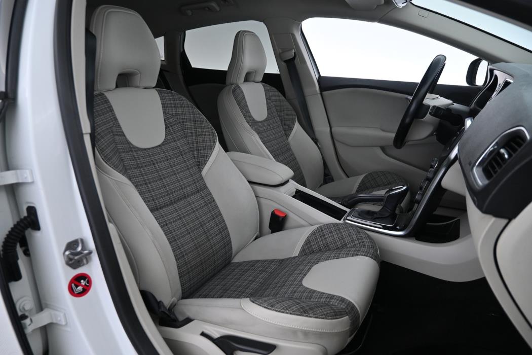 VOLVO V40 Cross Country 2017