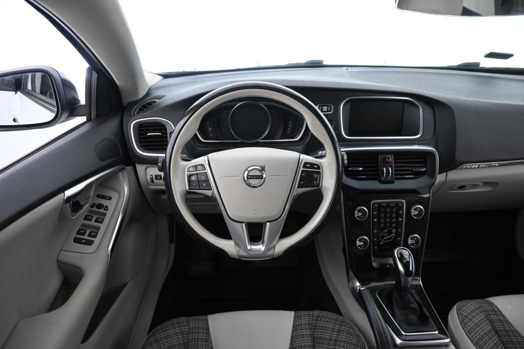 VOLVO V40 Cross Country 2017