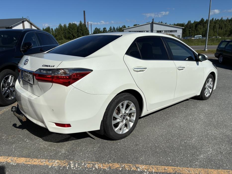 TOYOTA Corolla 2017