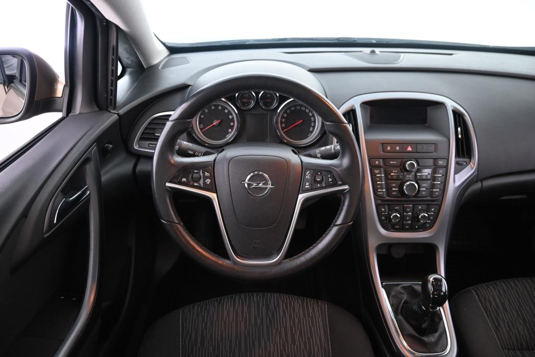 OPEL Astra 2013