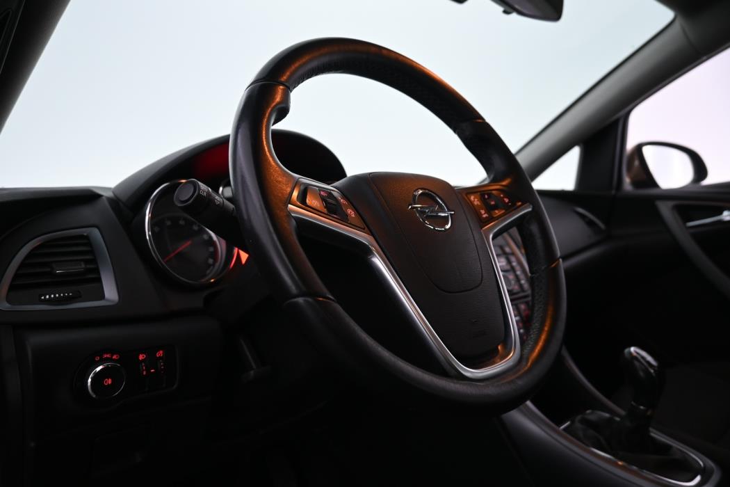 OPEL Astra 2013
