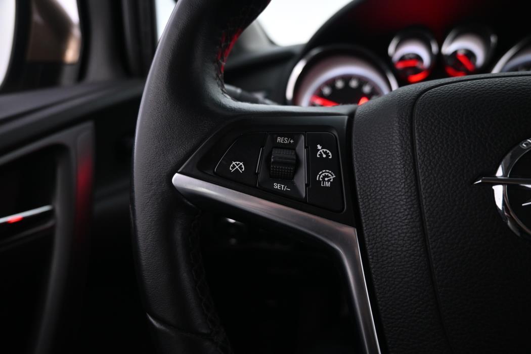 OPEL Astra 2013