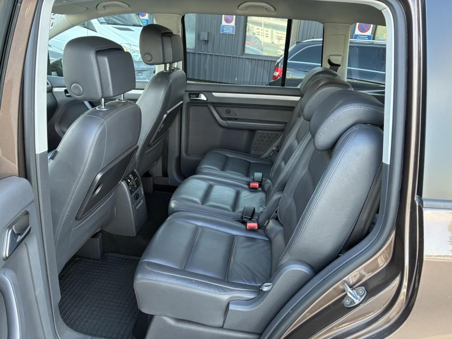 VOLKSWAGEN Touran 2014