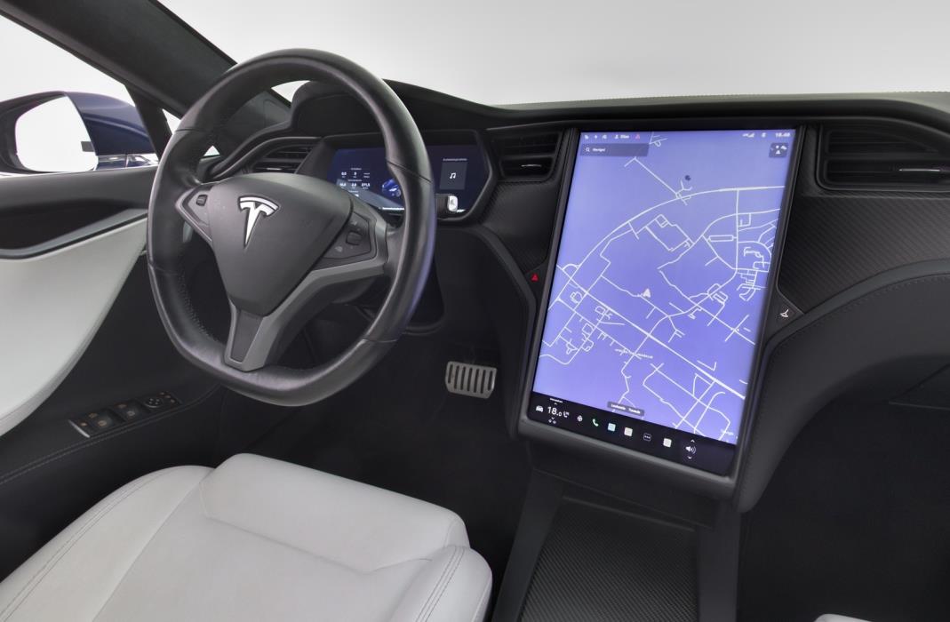 TESLA Model S 2019