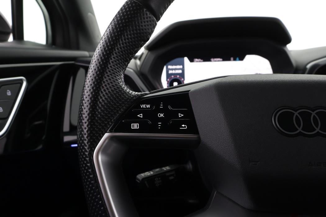 AUDI Q4 e-tron 2022