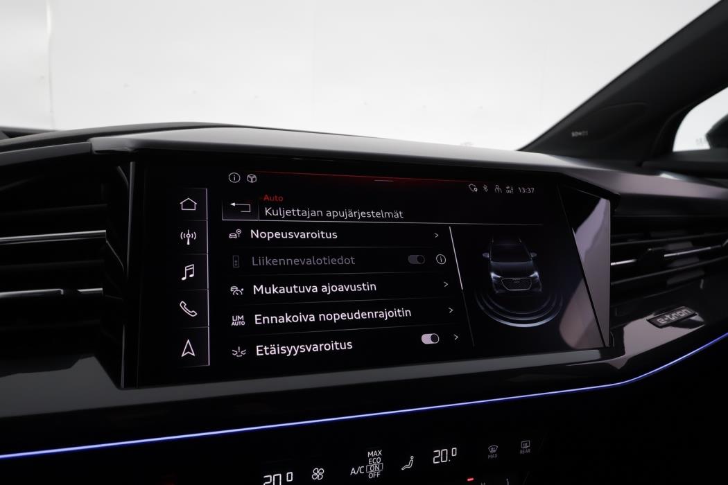AUDI Q4 e-tron 2022