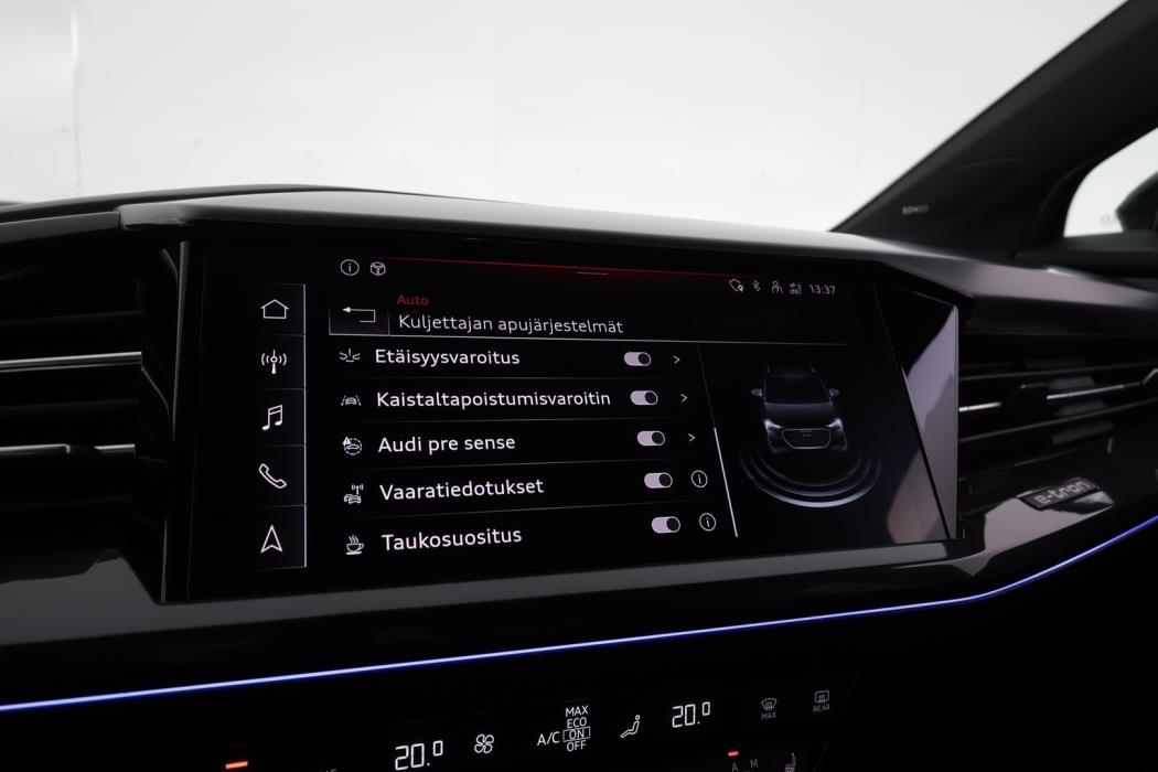 AUDI Q4 e-tron 2022