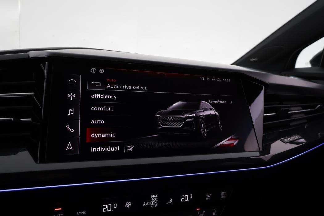 AUDI Q4 e-tron 2022