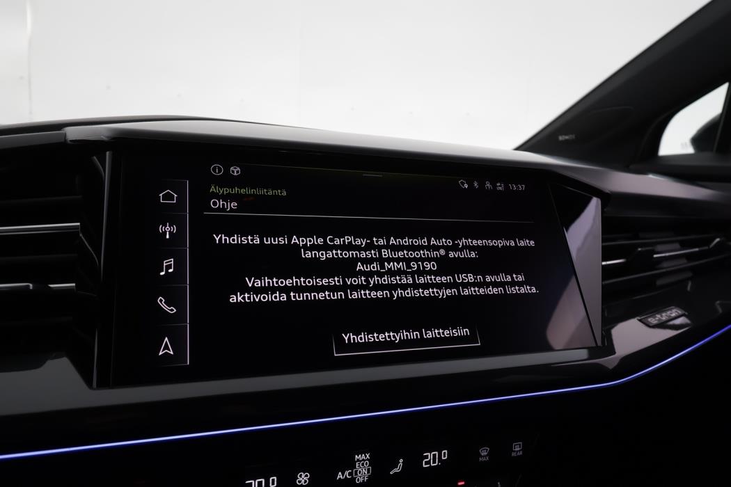 AUDI Q4 e-tron 2022
