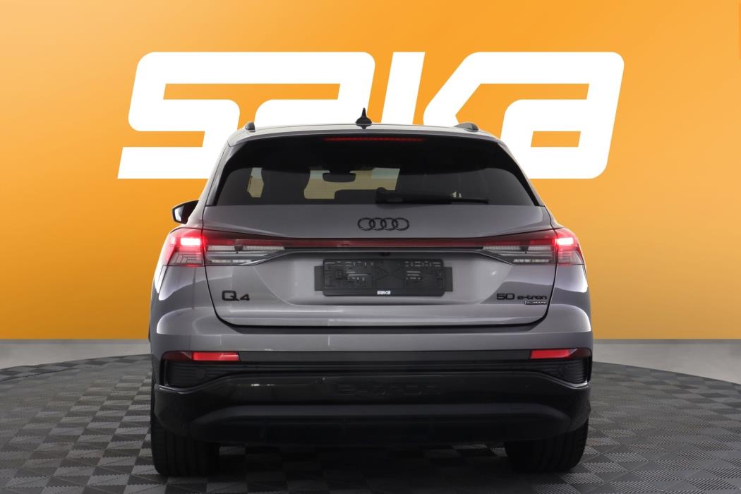 AUDI Q4 e-tron 2022