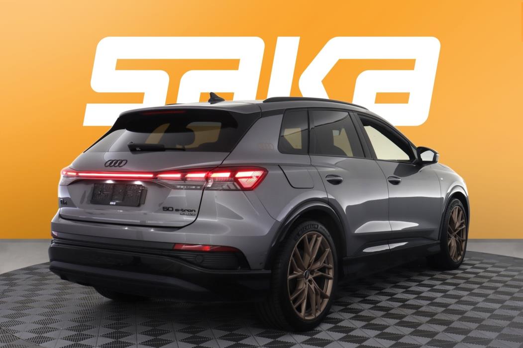 AUDI Q4 e-tron 2022