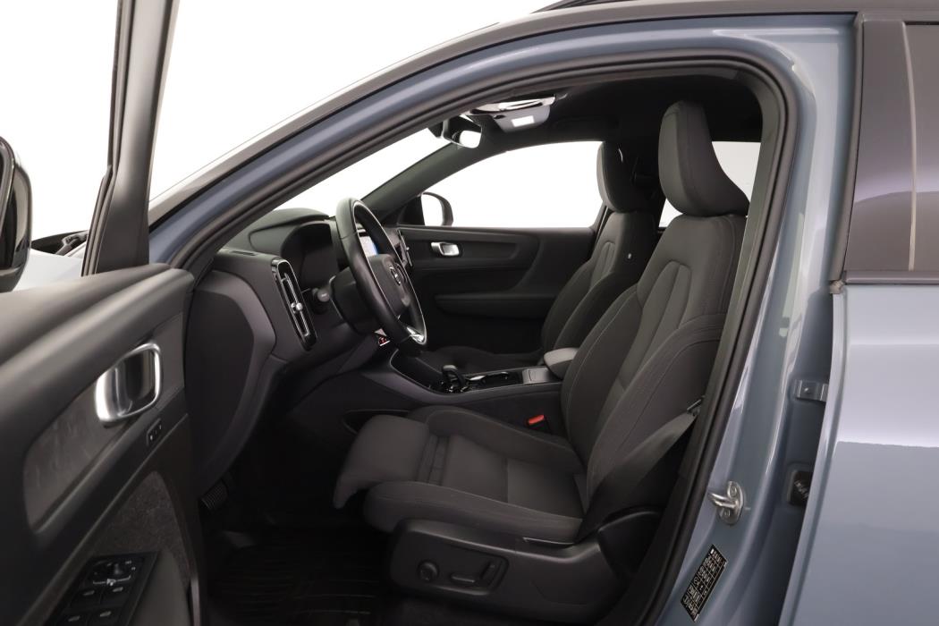 VOLVO XC40 2023
