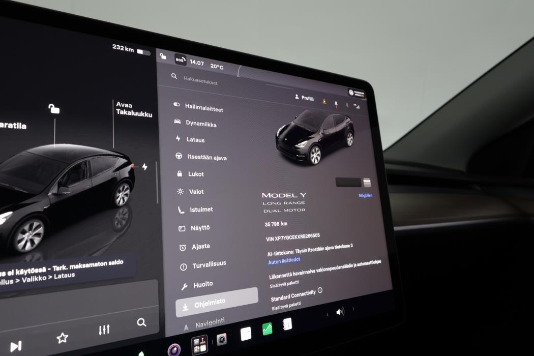 TESLA Model Y 2024