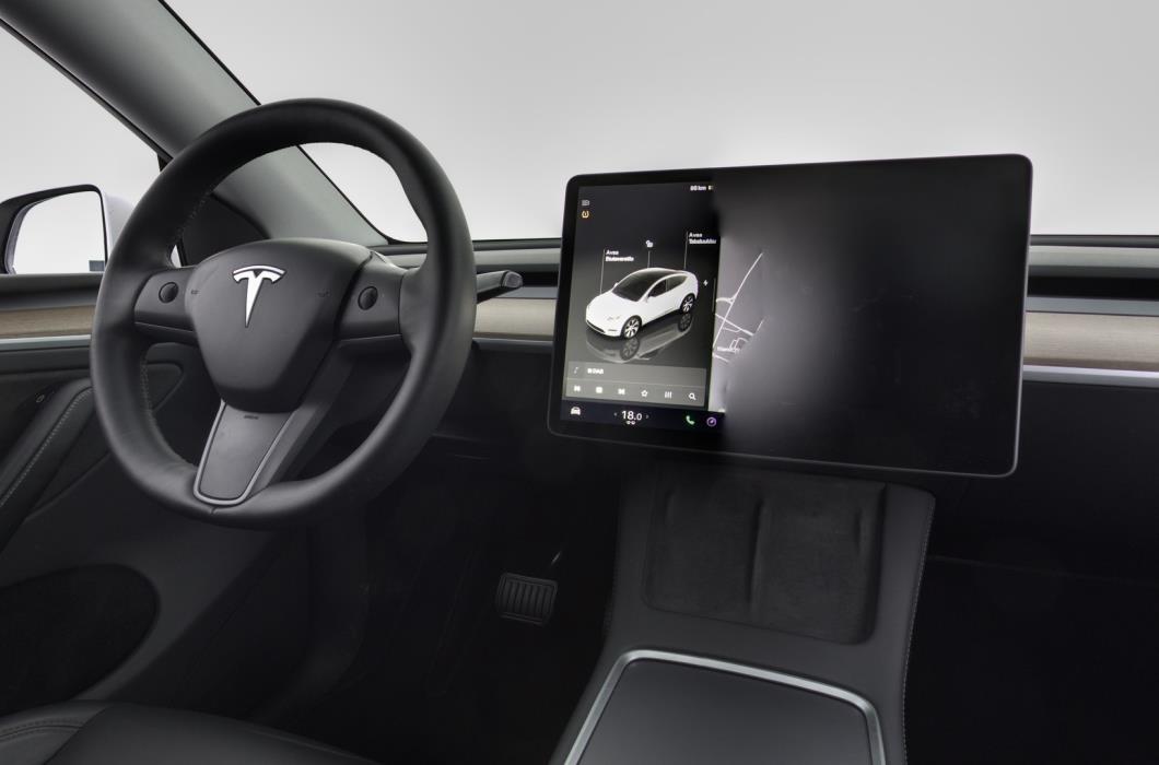 TESLA Model Y 2024