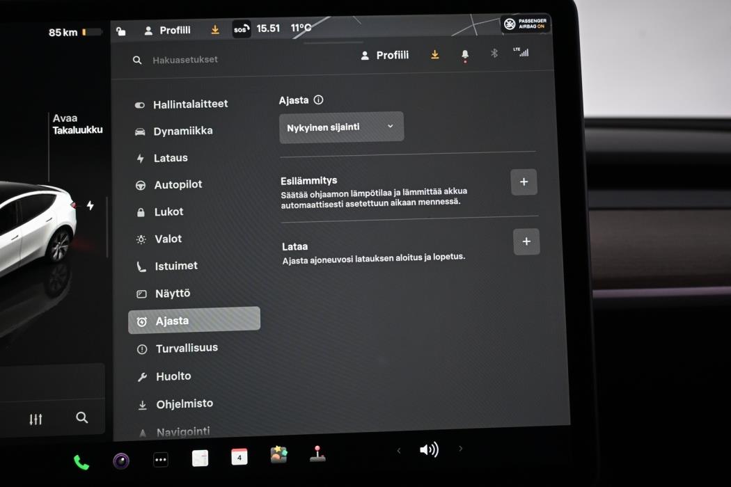 TESLA Model Y 2024