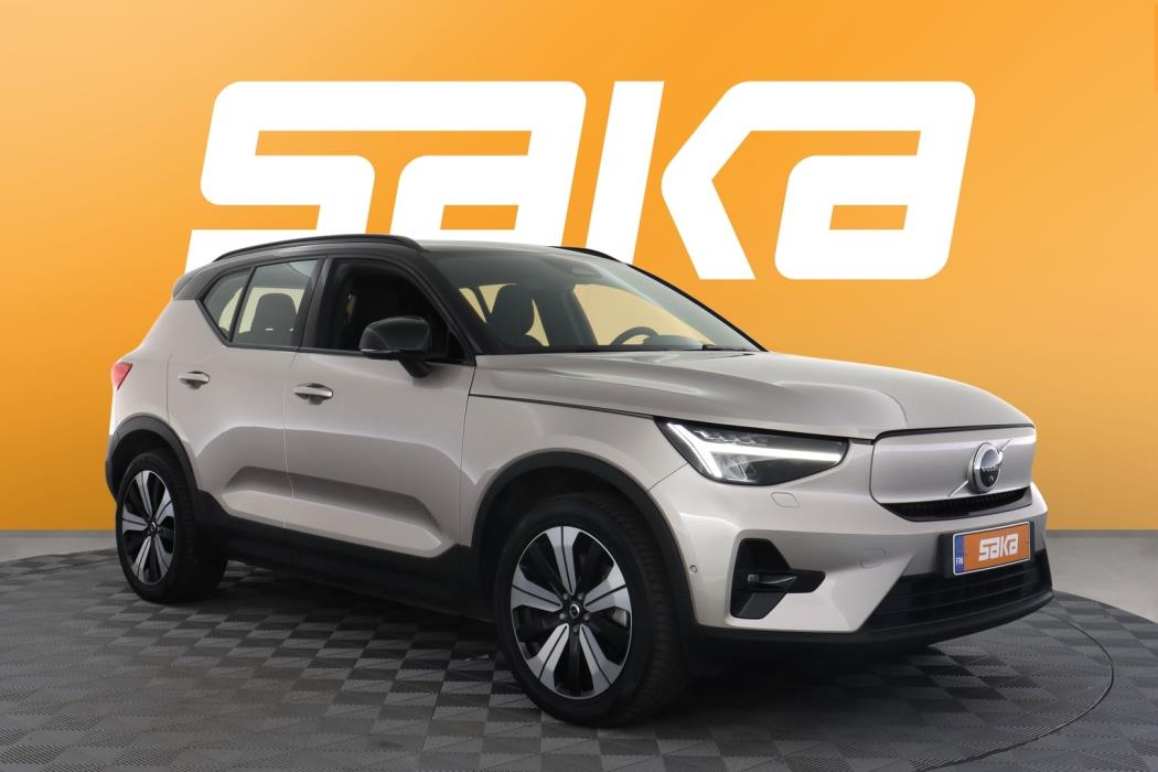 VOLVO XC40 2023