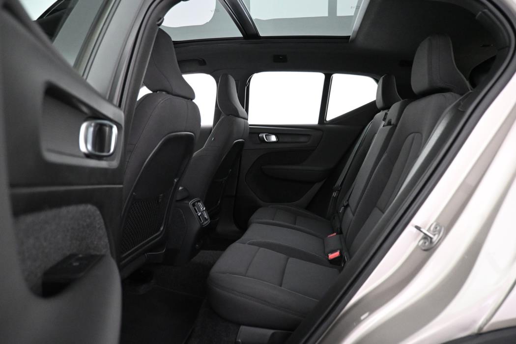 VOLVO XC40 2023