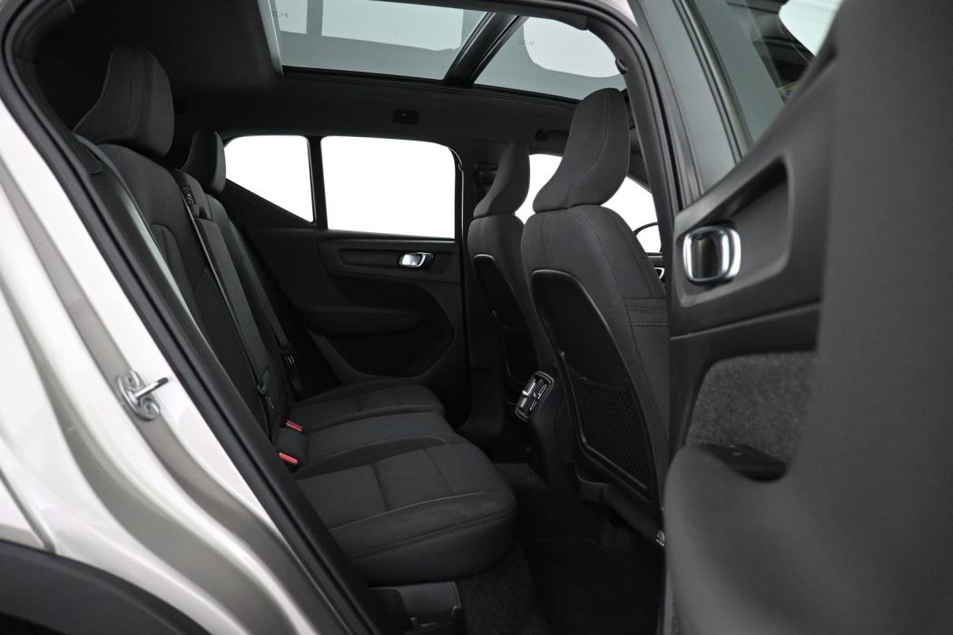 VOLVO XC40 2023