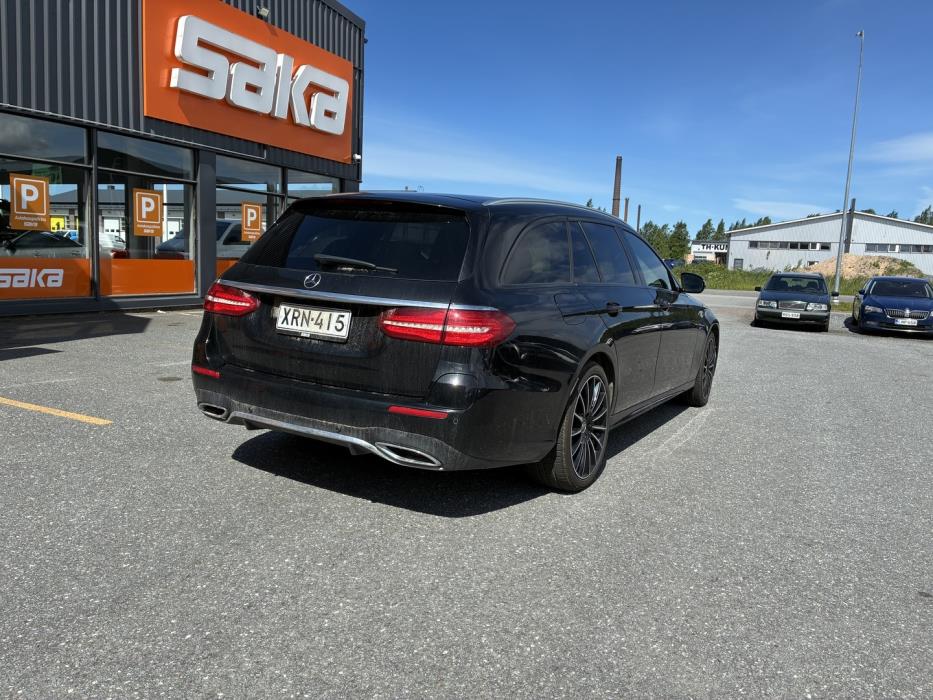 MERCEDES-BENZ E 2020