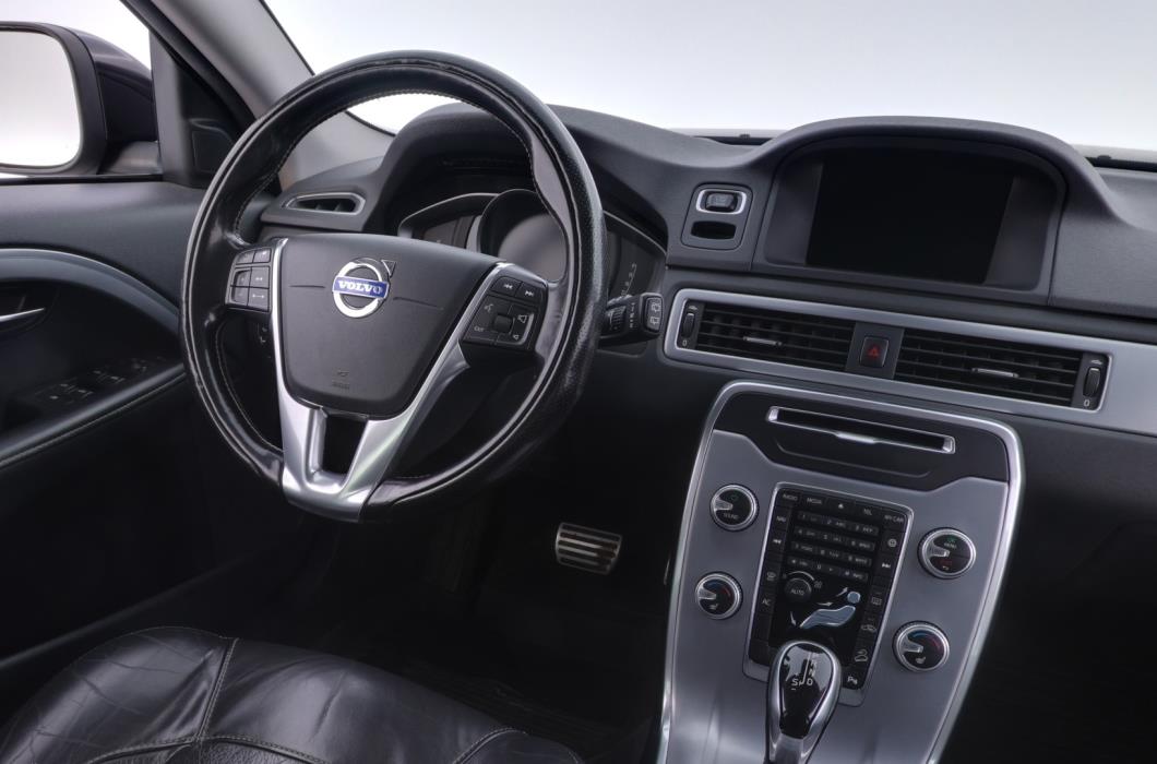 VOLVO XC70 2016