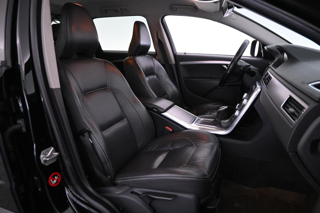 VOLVO XC70 2016