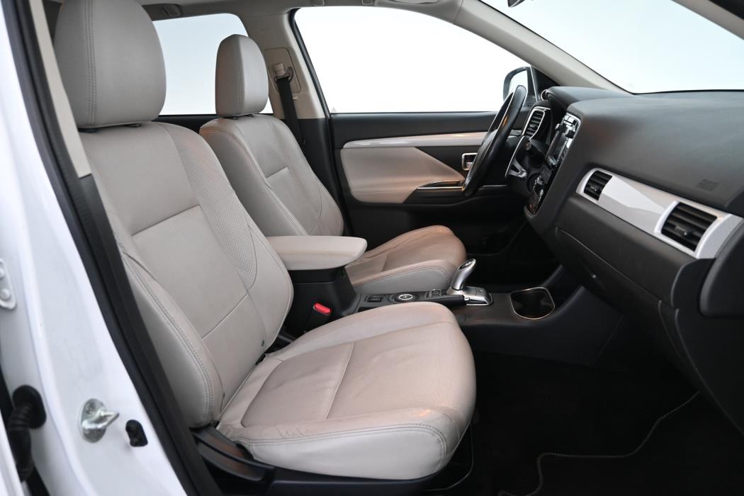 MITSUBISHI Outlander Phev 2014