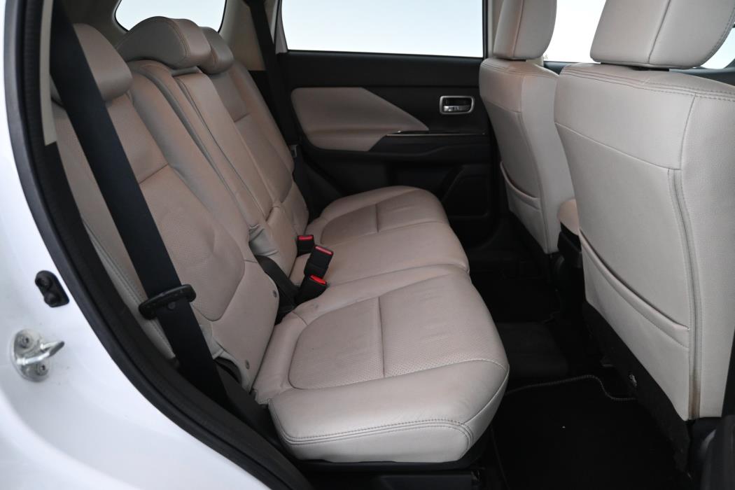 MITSUBISHI Outlander Phev 2014