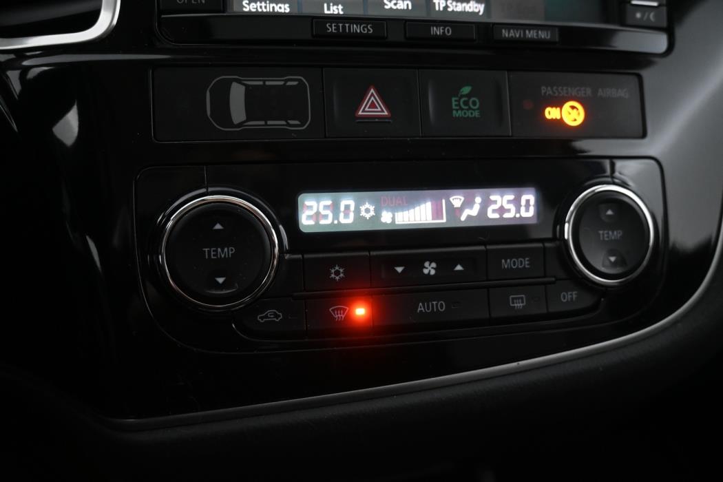 MITSUBISHI Outlander Phev 2014