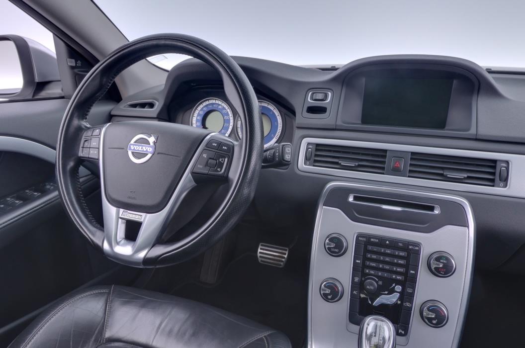 VOLVO V70 2012