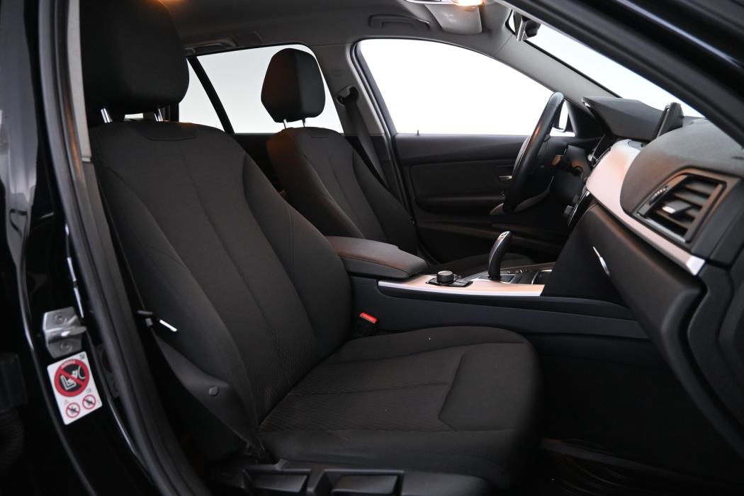 BMW 318 2017