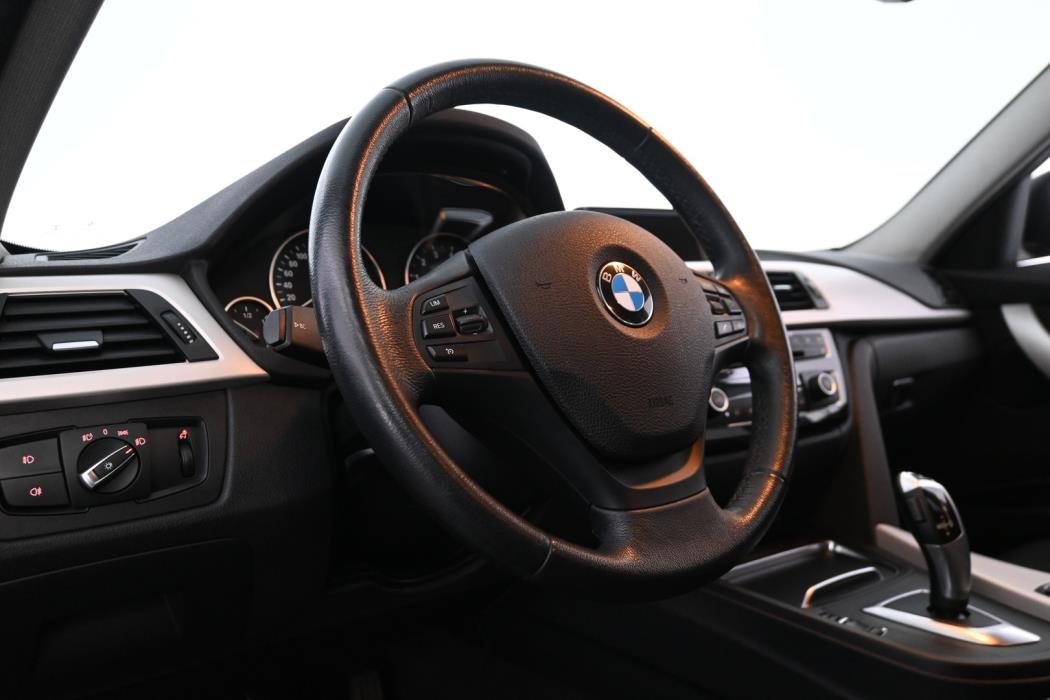 BMW 318 2017