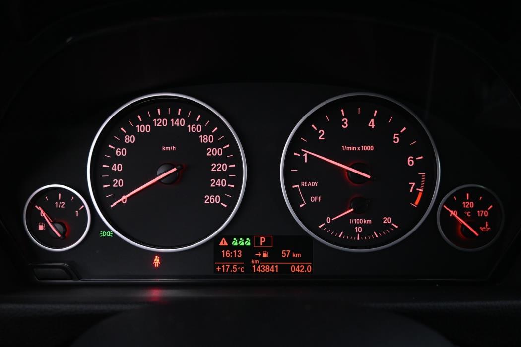 BMW 318 2017