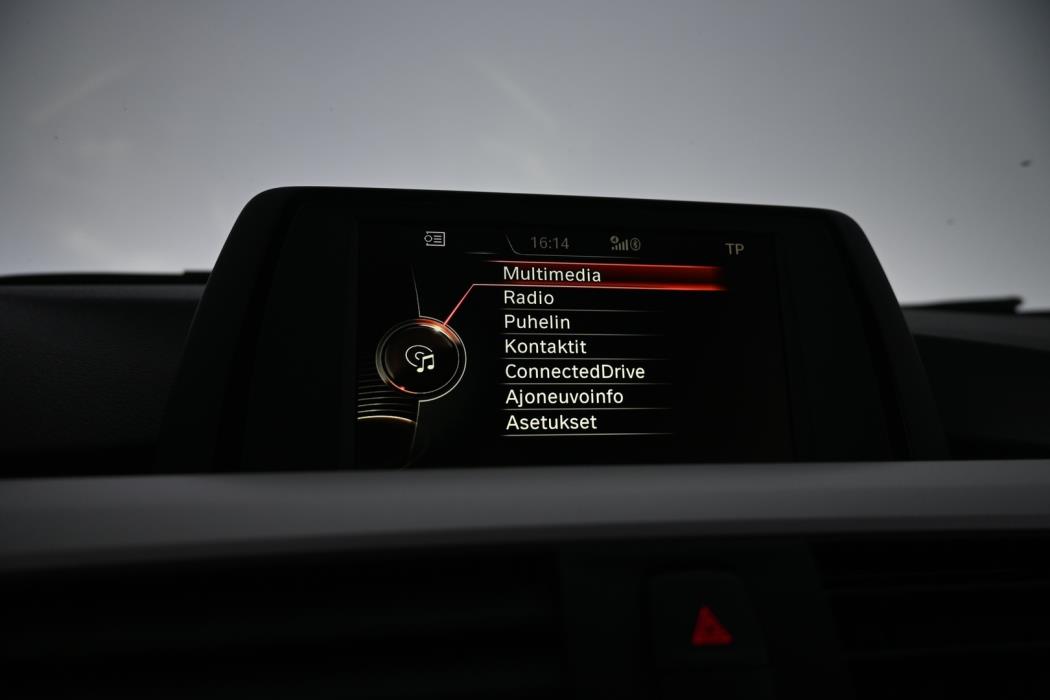 BMW 318 2017