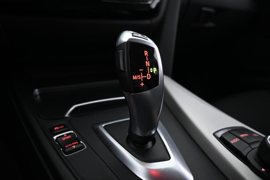 BMW 318 2017