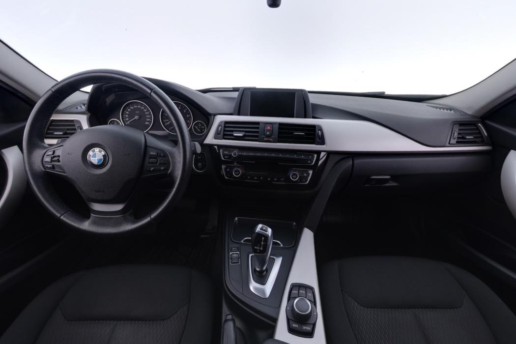 BMW 318 2017