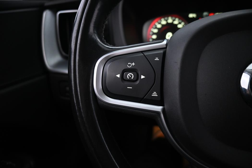 VOLVO XC60 2019