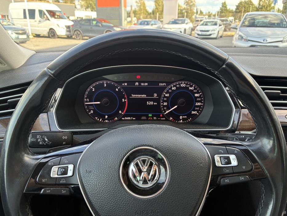 VOLKSWAGEN Passat 2018
