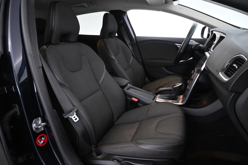 VOLVO V40 Cross Country 2016