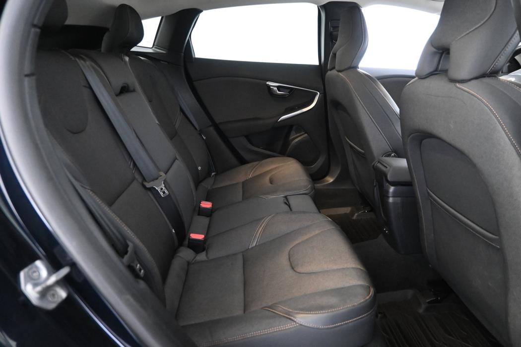 VOLVO V40 Cross Country 2016