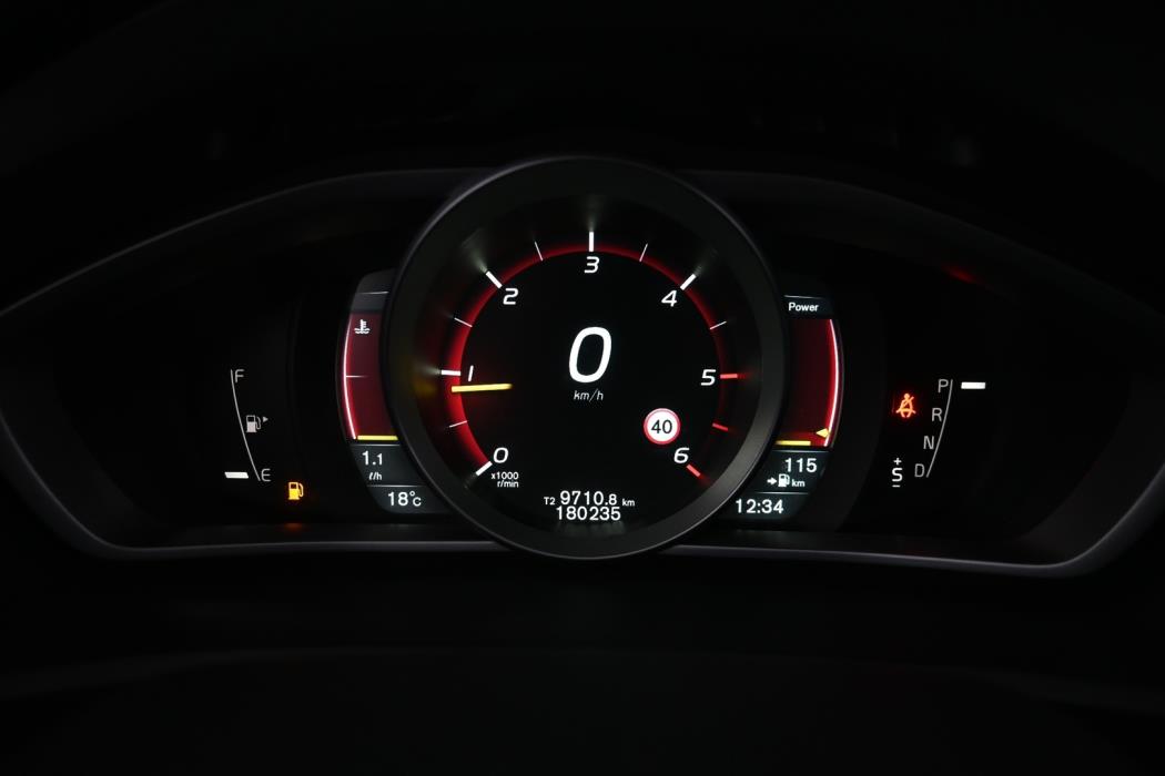 VOLVO V40 Cross Country 2016