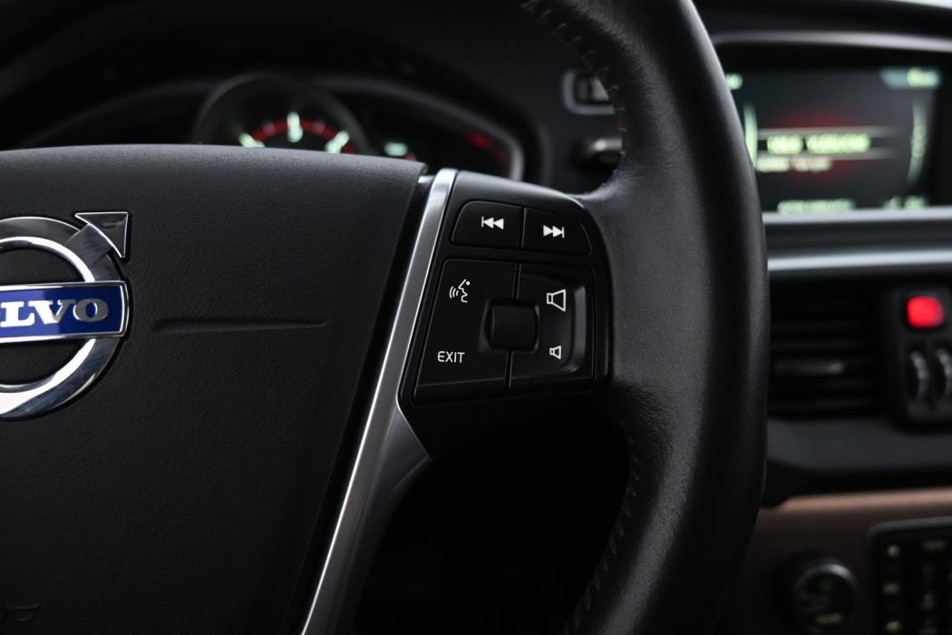 VOLVO V40 Cross Country 2016