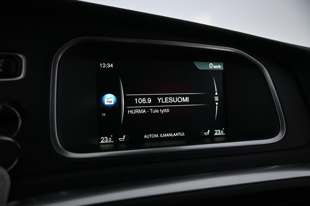 VOLVO V40 Cross Country 2016