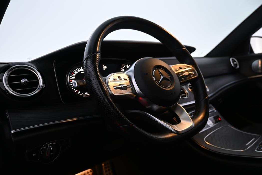 MERCEDES-BENZ E 2019