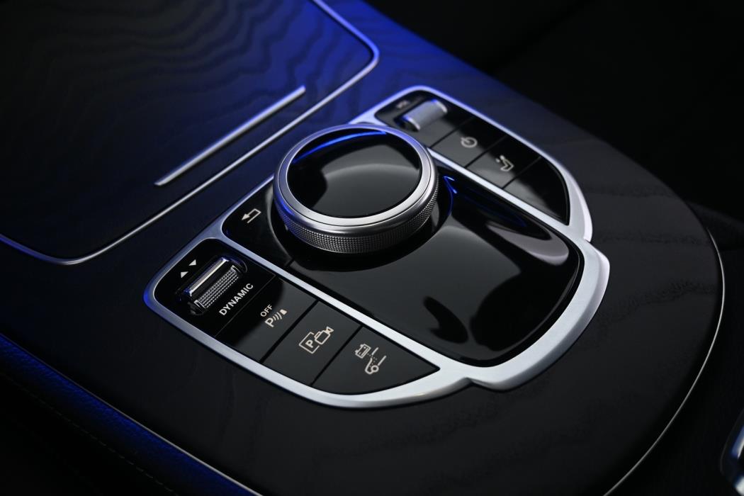 MERCEDES-BENZ E 2019
